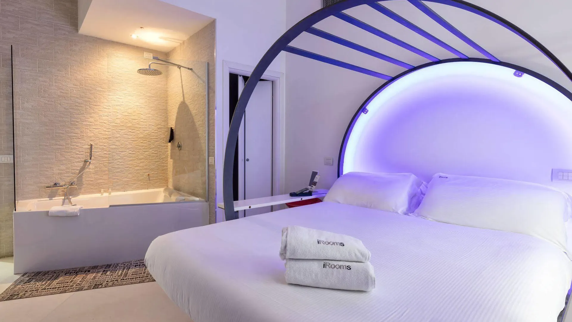 Wrooms Guest House Roma 4*,